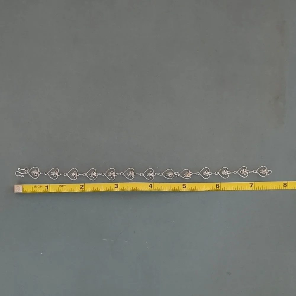 Elegant Silver Heart Bracelet - Picture 3 of 3